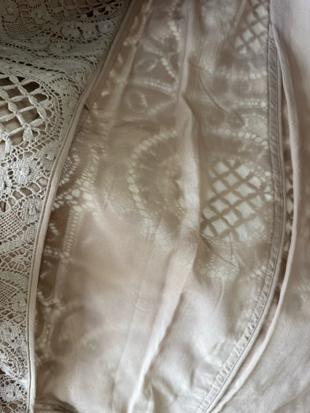 Burberry Lace Overlay Double-Breasted Trench Coat in Dusty Rose - Picture 6 of 12